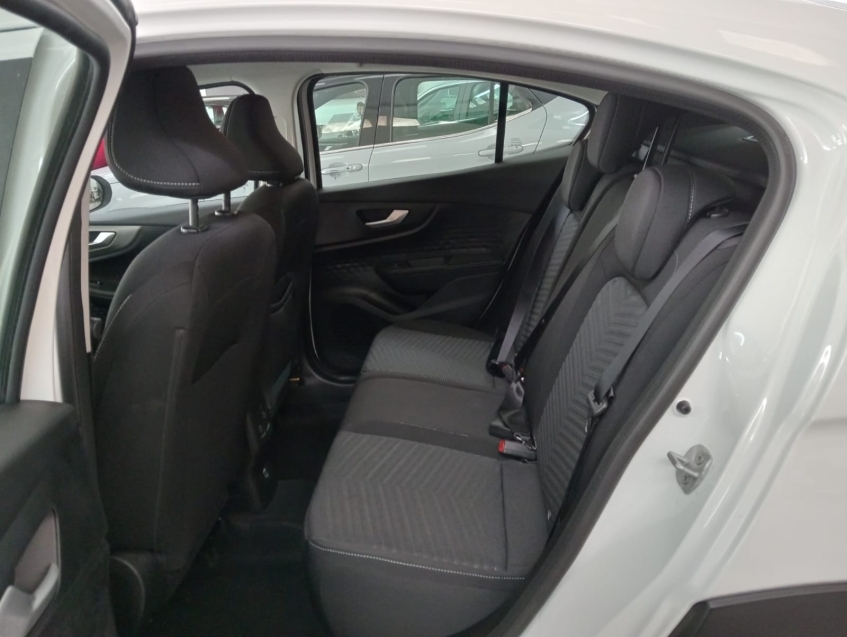 fastback audace hibrido 1.0 com o seu usado na troca!.