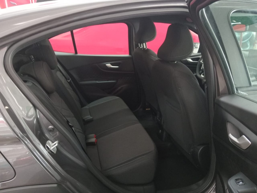 fastback audace hibrido 1.0 com o seu usado na troca!.