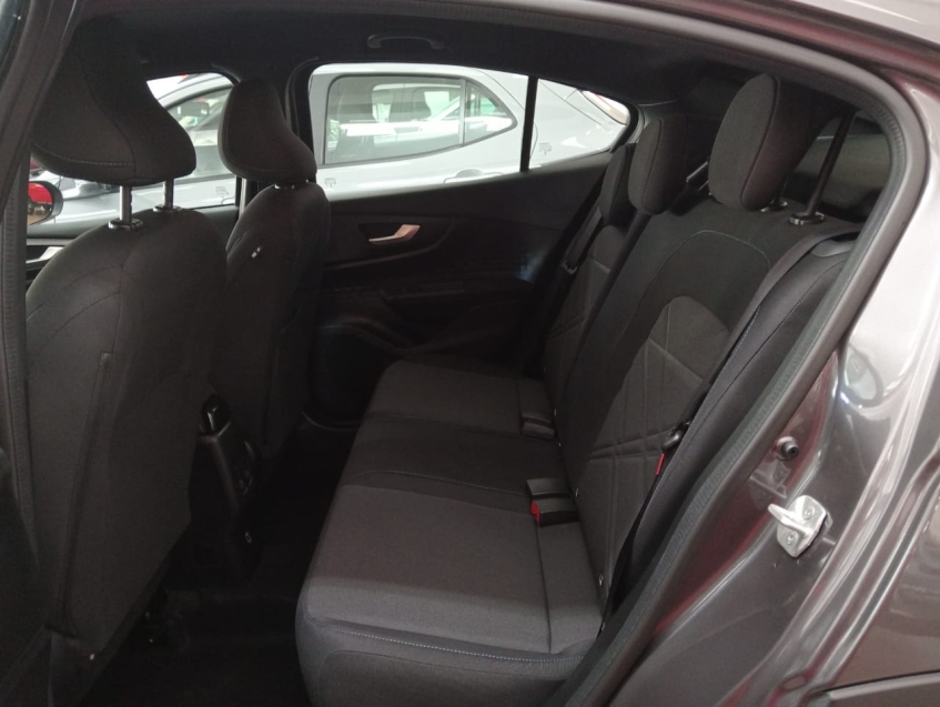 fastback audace hibrido 1.0 com o seu usado na troca!.