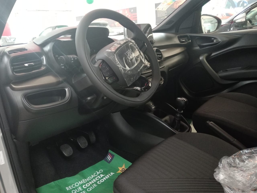 cronos drive manual 1.3 com pack, usado na troca.