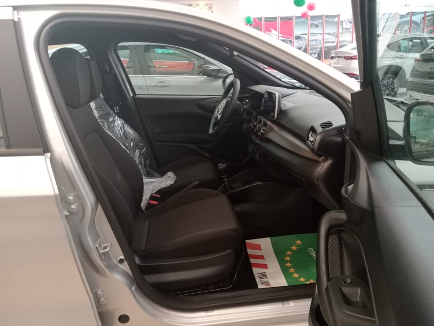 cronos drive manual 1.3 com pack, usado na troca.