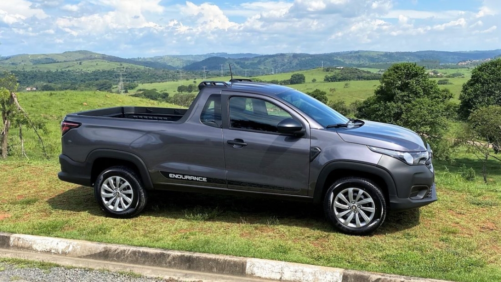 strada endurace manual cabine simples, com seu usado na troca