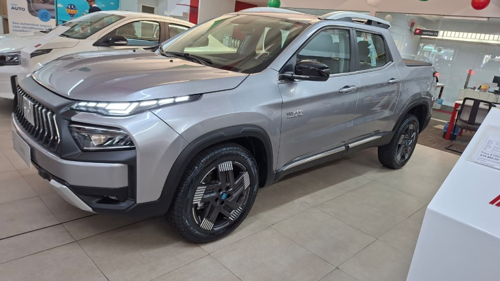 fiat toro volcano turbo diesel , com seu usado na troca sendo strada ou31