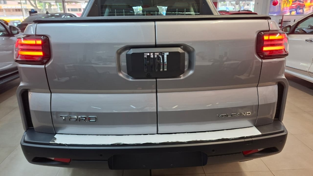 fiat toro volcano turbo diesel , com seu usado na troca sendo strada ou24