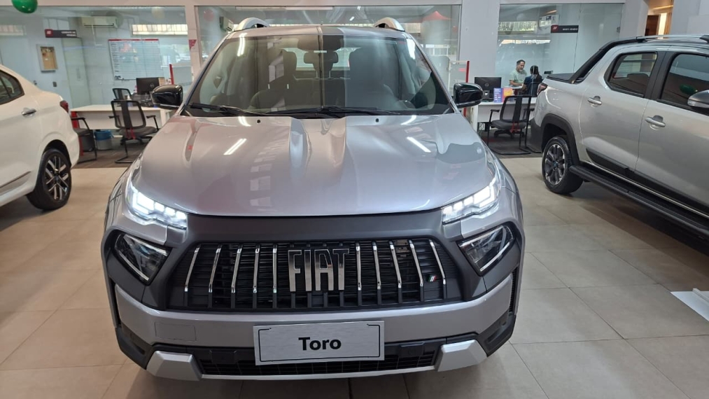 fiat toro volcano turbo diesel , com seu usado na troca sendo strada ou