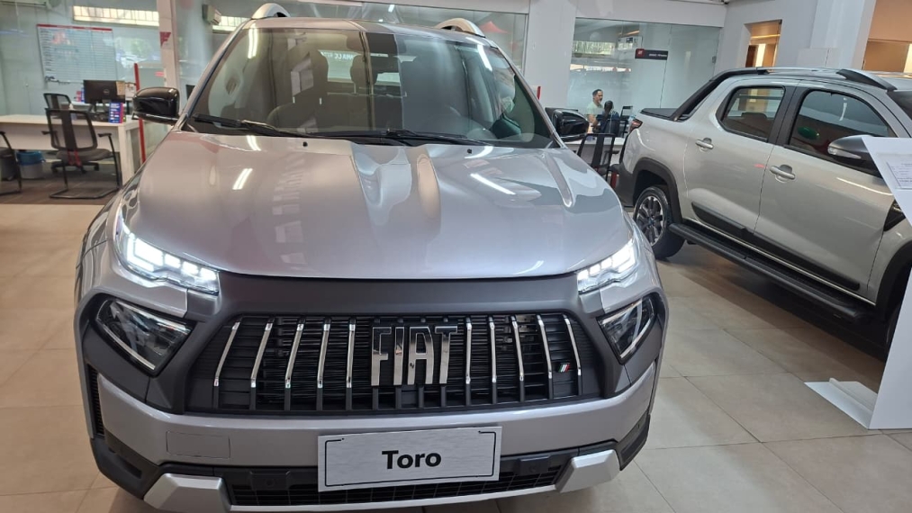 fiat toro volcano turbo diesel , com seu usado na troca sendo strada ou3