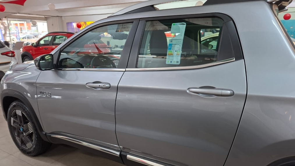 fiat toro volcano turbo diesel , com seu usado na troca sendo strada ou26