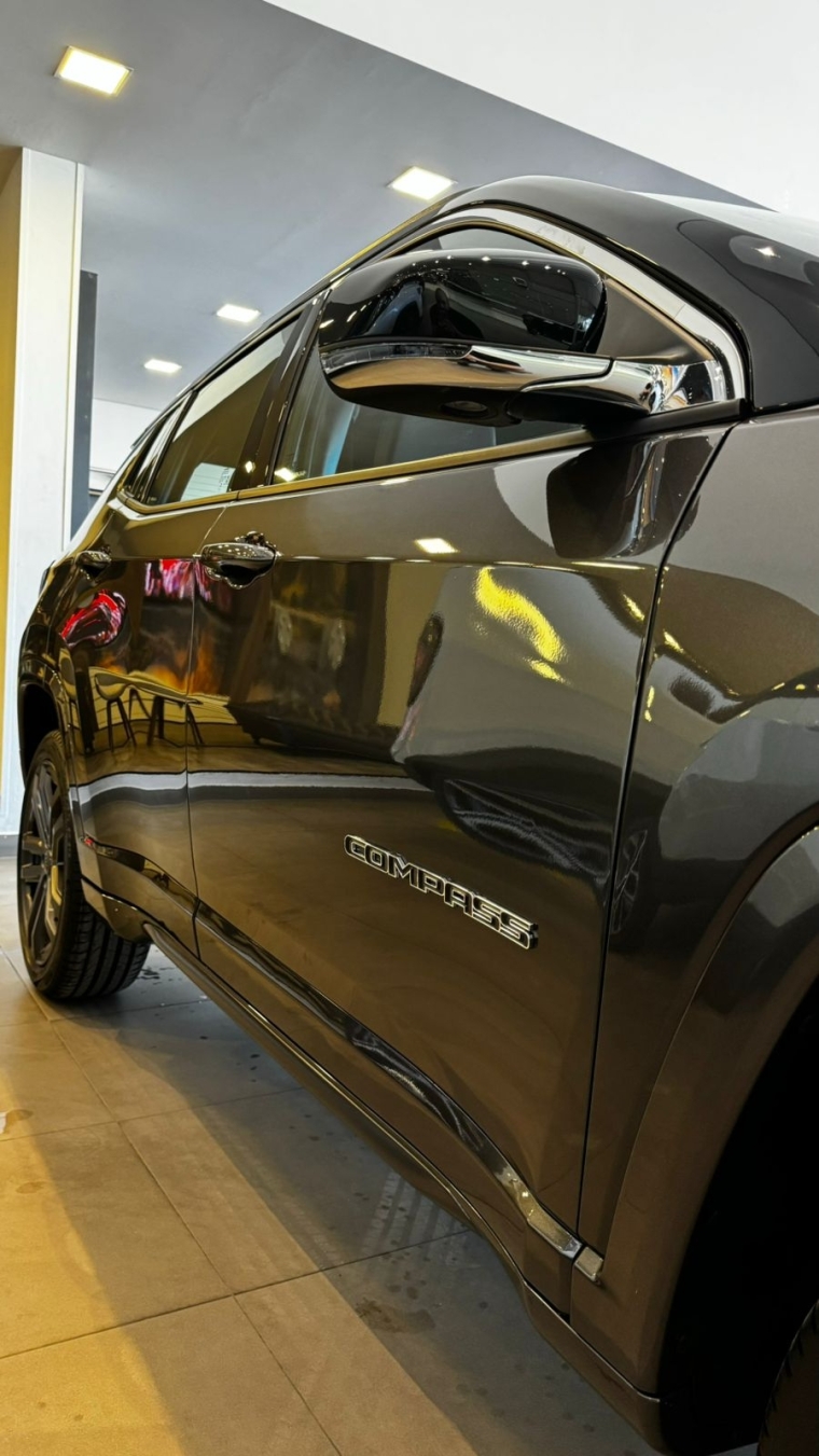 jeep compass 2.0 hurricane 4 turbo gasolina overland at9. 0km jeep compass 2.0 hurricane 4 turbo gasolina overland at9. 0km