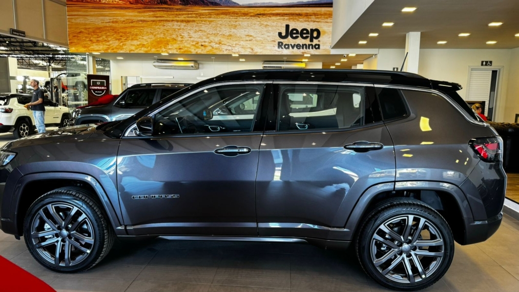 jeep compass 2.0 hurricane 4 turbo gasolina overland at9. 0km jeep compass 2.0 hurricane 4 turbo gasolina overland at9. 0km