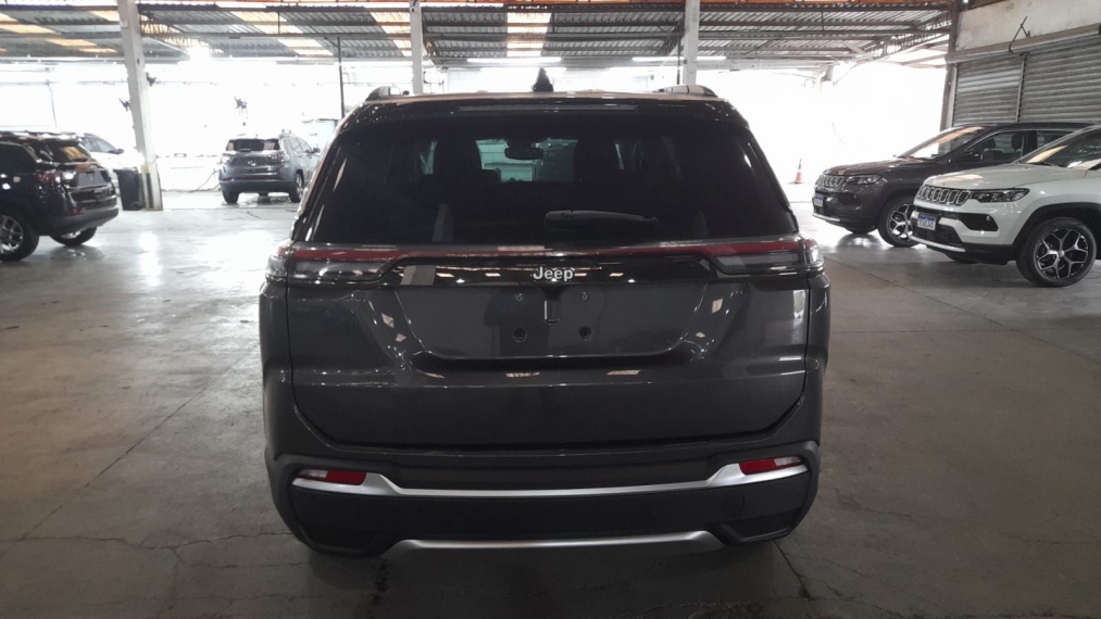 jeep commander 1.3 t270 turbo flex longitude at6 1.7 5p automatico 2026