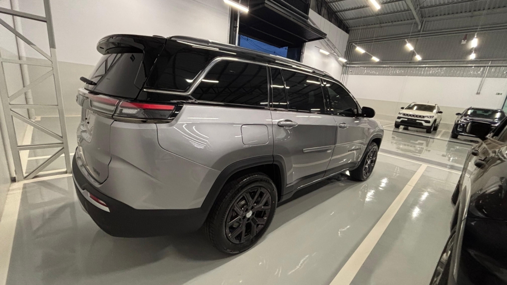 jeep commander 1.3 t270 turbo flex longitude at6 1.7 5p automatico 2026