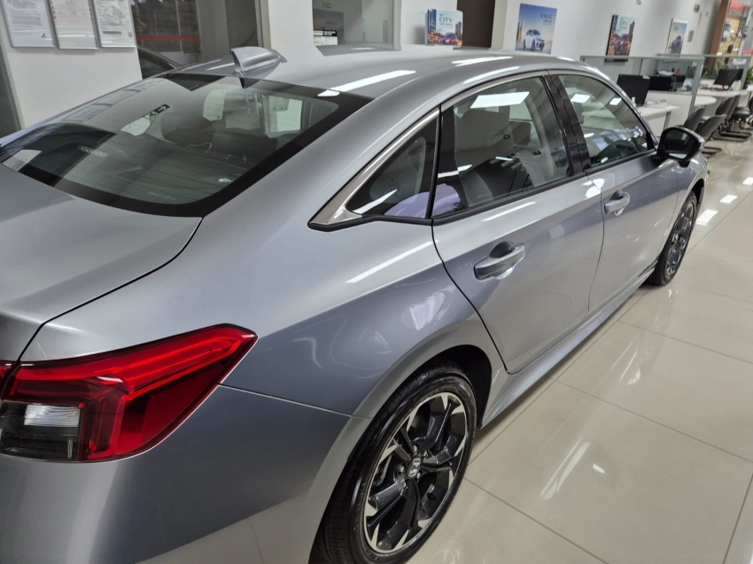 honda civic 2.0 di e:hev touring e-cvt.