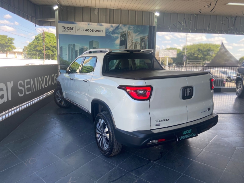 fiat toro 2.0 16v turbo diesel volcano 4wd at9 4p automatico 2023 fiat toro 2.0 16v turbo diesel volcano 4wd at9 4p automatico 2023