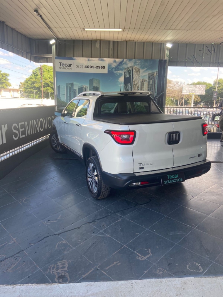 fiat toro 2.0 16v turbo diesel volcano 4wd at9 4p automatico 2023 fiat toro 2.0 16v turbo diesel volcano 4wd at9 4p automatico 2023