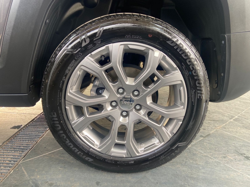 jeep renegade 1.3 t270 turbo flex longitude at6 4p automatico 2025 jeep renegade 1.3 t270 turbo flex longitude at6 4p automatico 2025