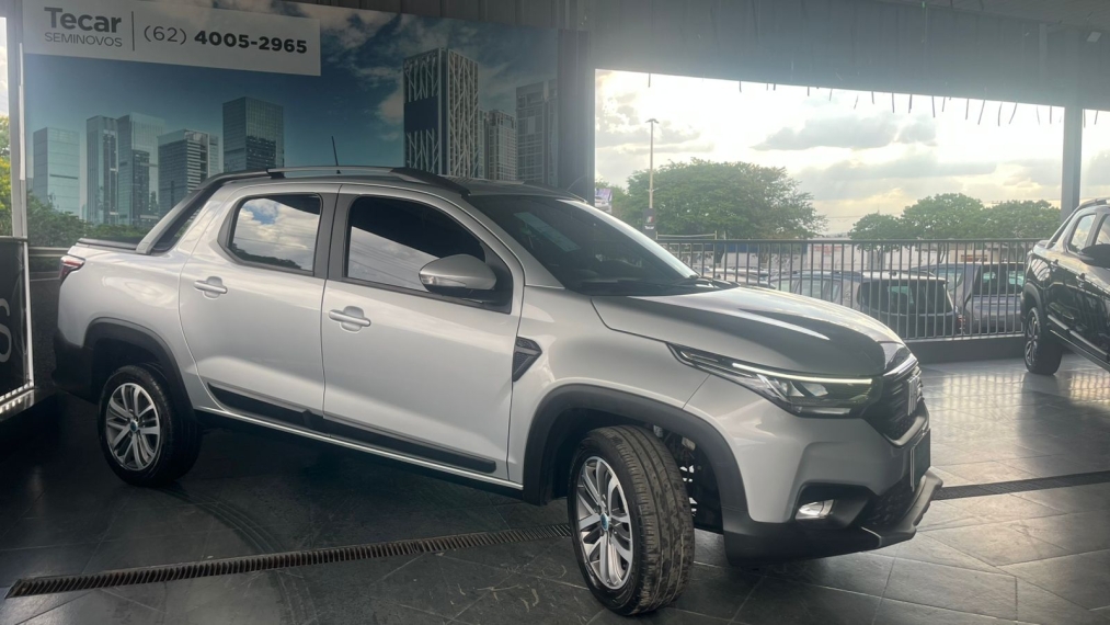 fiat strada 1.3 firefly flex volcano cd cvt 4p automatico 2024 fiat strada 1.3 firefly flex volcano cd cvt 4p automatico 2024