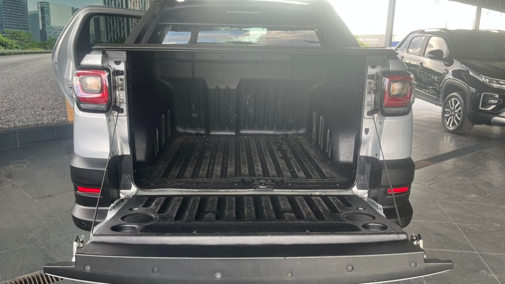 fiat strada 1.3 firefly flex volcano cd cvt 4p automatico 2024 fiat strada 1.3 firefly flex volcano cd cvt 4p automatico 2024