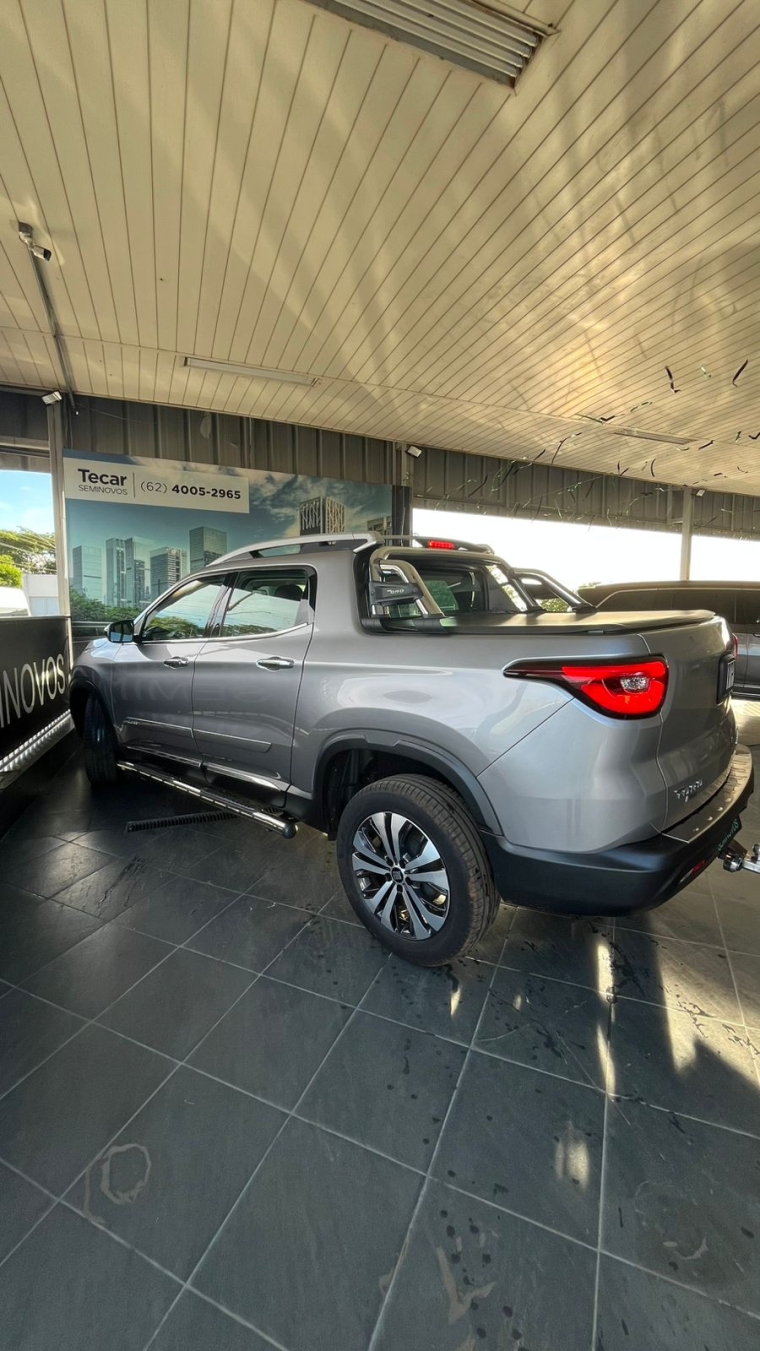 fiat toro 1.3 turbo 270 flex volcano at6 4p automatico 202513