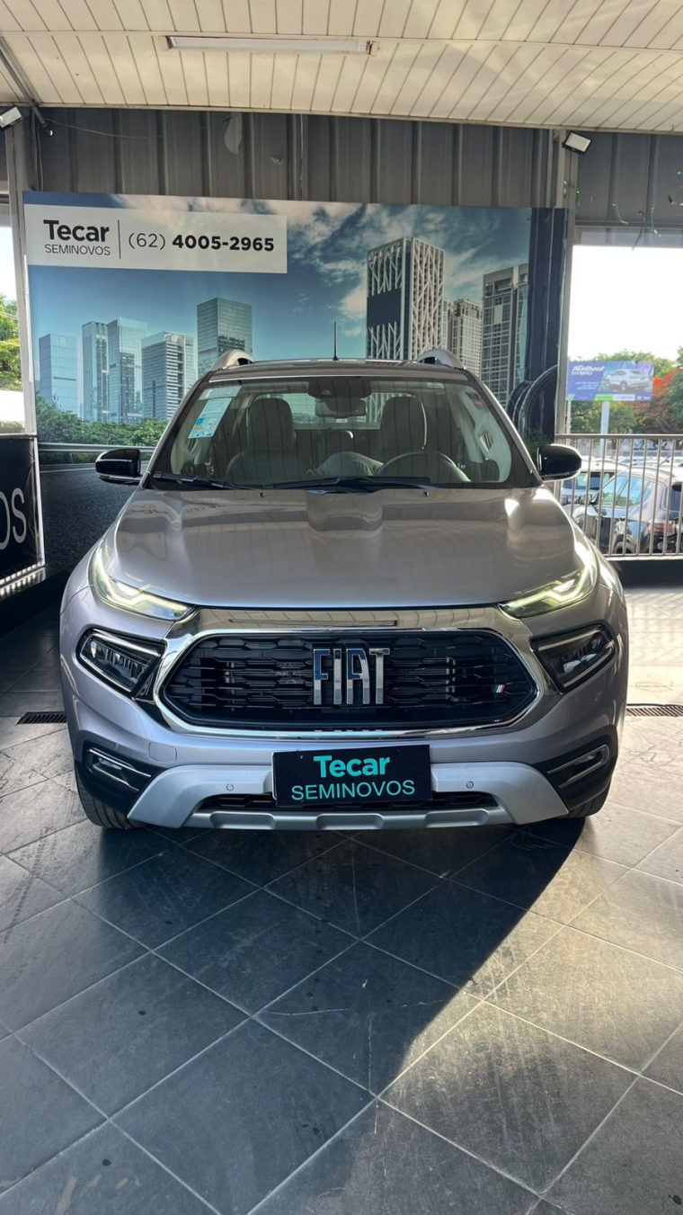 fiat toro 1.3 turbo 270 flex volcano at6 4p automatico 2025