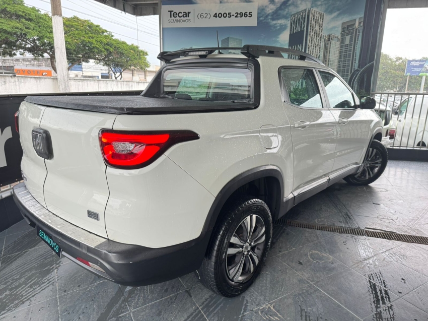 fiat toro 2.0 16v turbo diesel freedom 4wd at9 4p automatico 20223