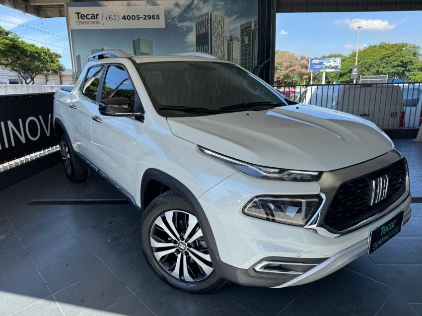 fiat toro 1.3 turbo 270 flex volcano at6 4p automatico 20251