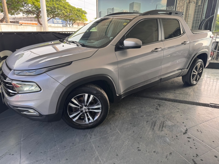 fiat toro 1.3 turbo 270 flex freedom at6 4p automatico 2023