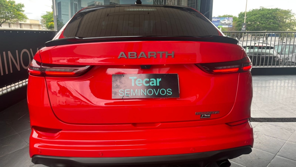 fiat fastback 1.3 turbo 270 flex abarth at6 4p automatico 2025