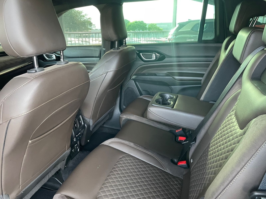 jeep commander 2.0 td380 turbo diesel overland at9 4p automatico 20228