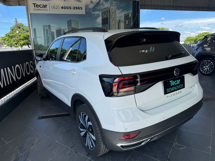 volkswagen t-cross 1.0 200 tsi total flex comfortline automatico 4p 20234