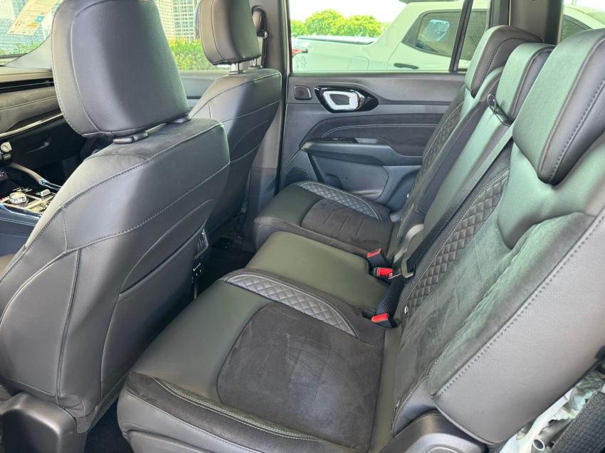 jeep commander 2.0 hurricane 4 turbo gasolina blackhawk at9 4p automatico 202612