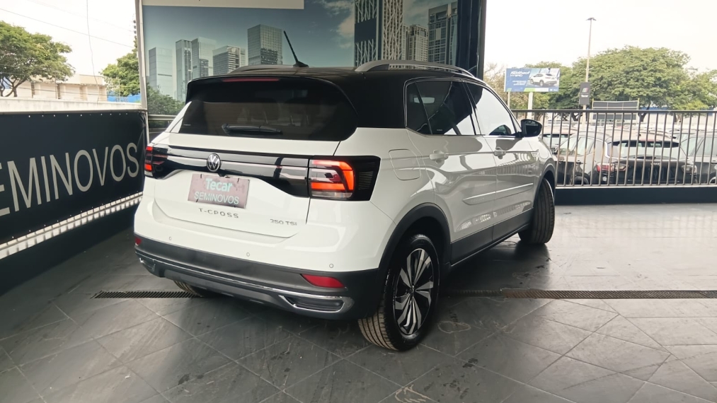 volkswagen t-cross 1.4 250 tsi total flex highline automatico 4p 20233