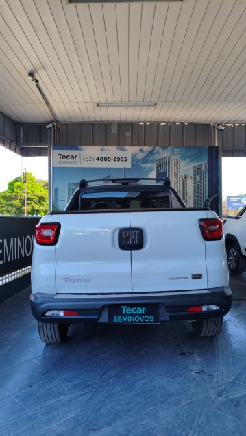 fiat toro 1.3 turbo 270 flex freedom at6 4p automatico 20235