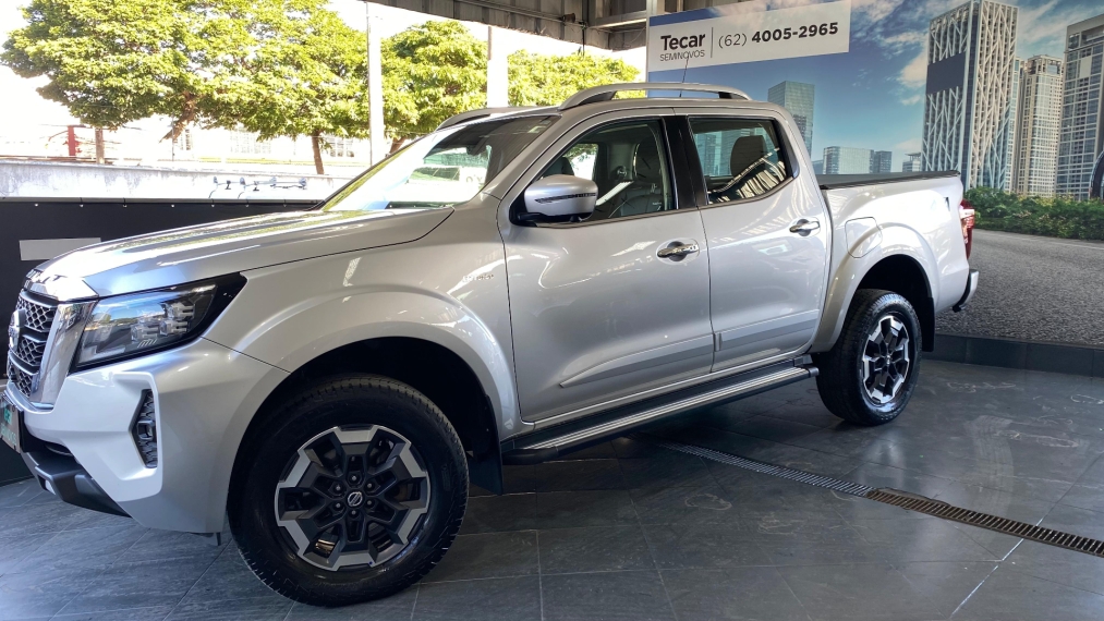 nissan frontier 2.3 16v turbo diesel platinum cd 4x4 automatico 4p 2023
