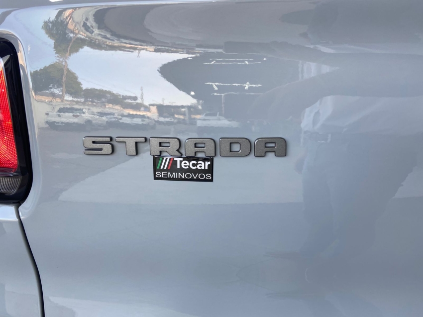 fiat strada 1.0 turbo 200 flex ultra cd cvt 4p automatico 2024