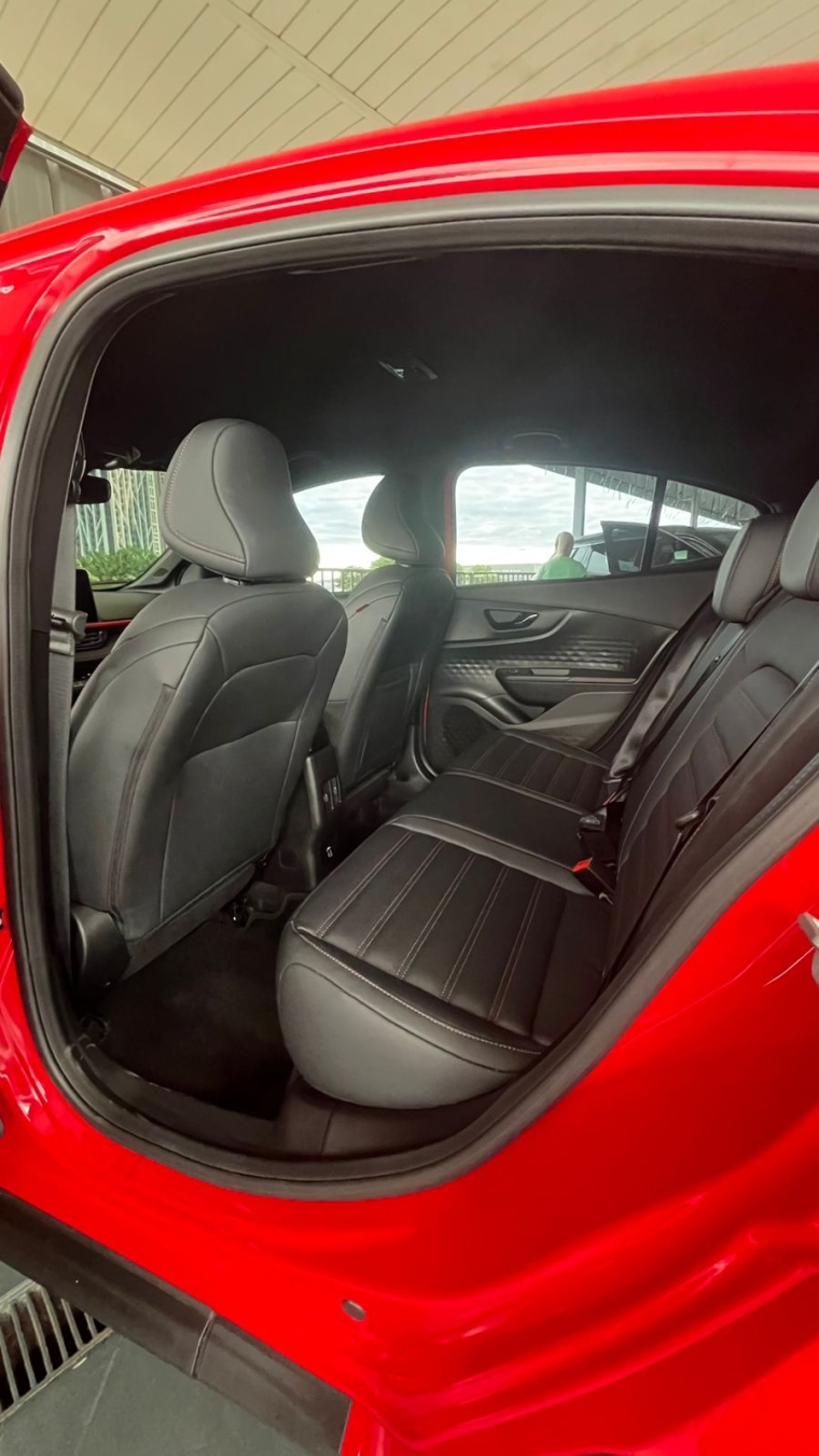 fiat fastback 1.3 turbo 270 flex abarth at6 4p automatico 2025
