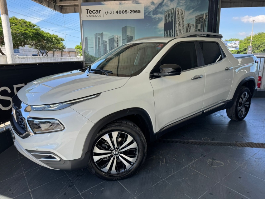 fiat toro 1.3 turbo 270 flex volcano at6 4p automatico 2025