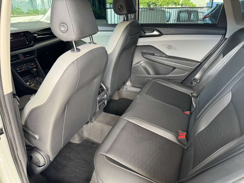 volkswagen taos 1.4 250 tsi total flex comfortline automatico 4p 202510