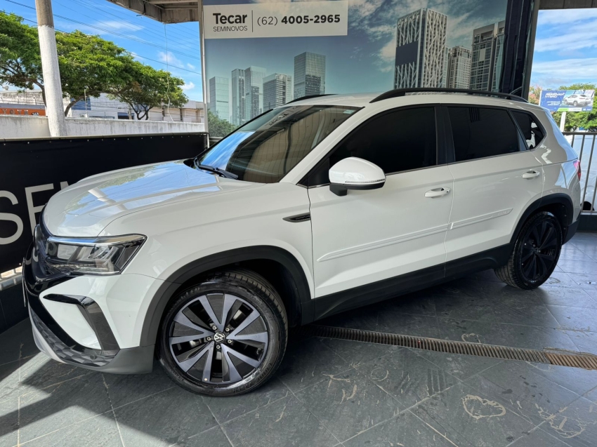 volkswagen taos 1.4 250 tsi total flex comfortline automatico 4p 2025