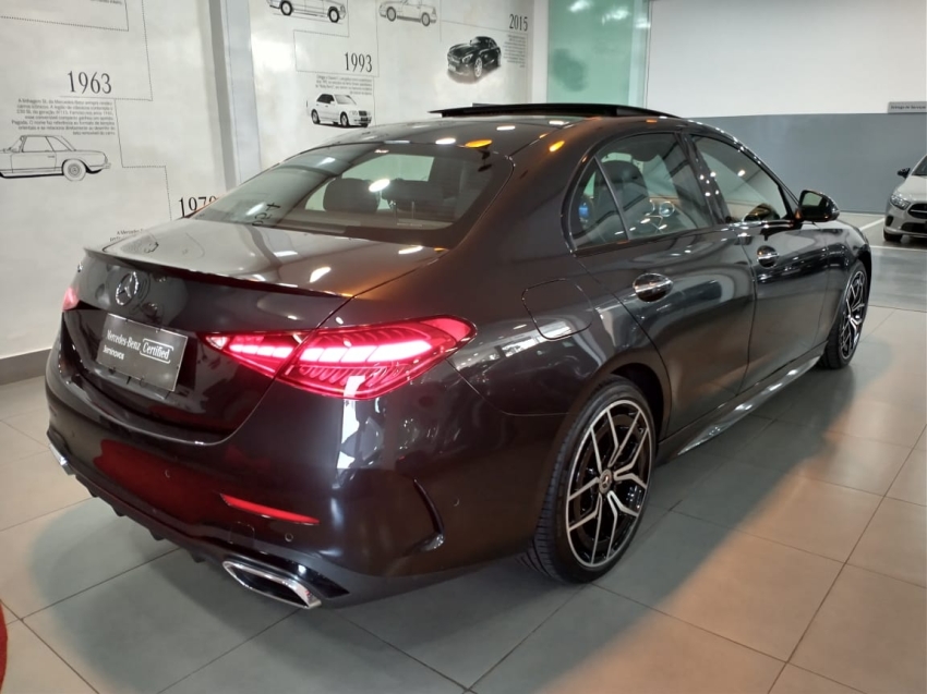mercedes-benz c 300 2.0 eq boost hibrido amg line 9g-tronic 4p automatico 2022