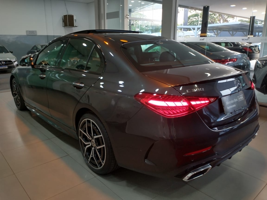 mercedes-benz c 300 2.0 eq boost hibrido amg line 9g-tronic 4p automatico 2022