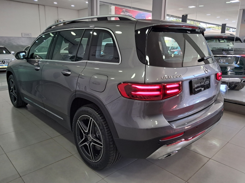 mercedes-benz glb 200 1.3 mhev progressive 7g-dct hibrido 4p automatico 2024