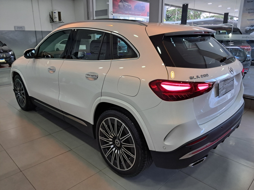 mercedes-benz gla 200 1.3 mhev amg line 7g-dct hibrido 4p automatico 2025