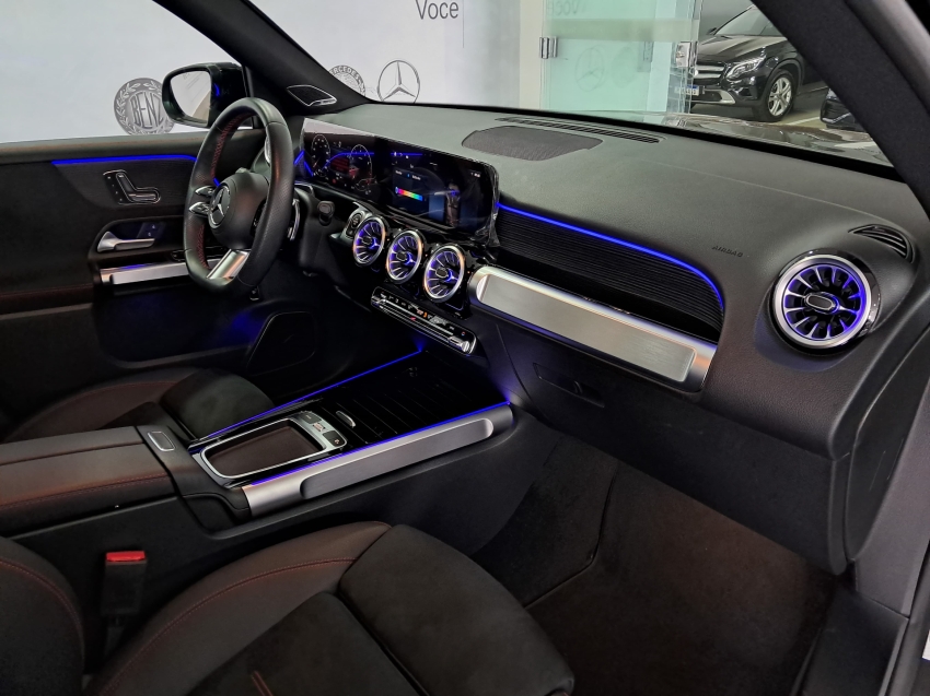 mercedes-benz glb 220 2.0 mhev amg line 4matic 8g-dct hibrido 4p automatico 2025