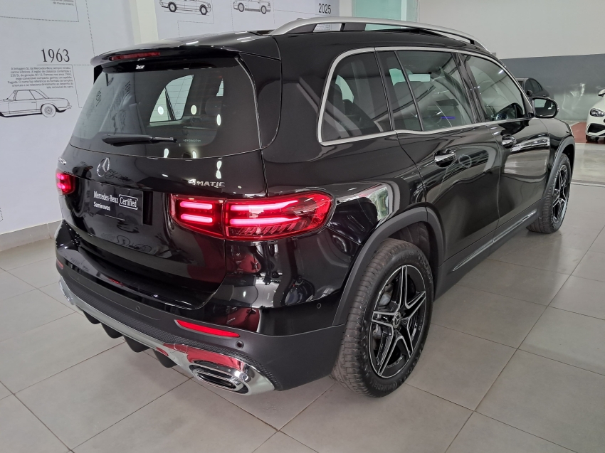 mercedes-benz glb 220 2.0 mhev amg line 4matic 8g-dct hibrido 4p automatico 2025
