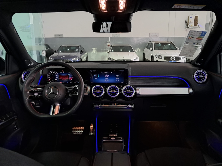 mercedes-benz glb 220 2.0 mhev amg line 4matic 8g-dct hibrido 4p automatico 2025