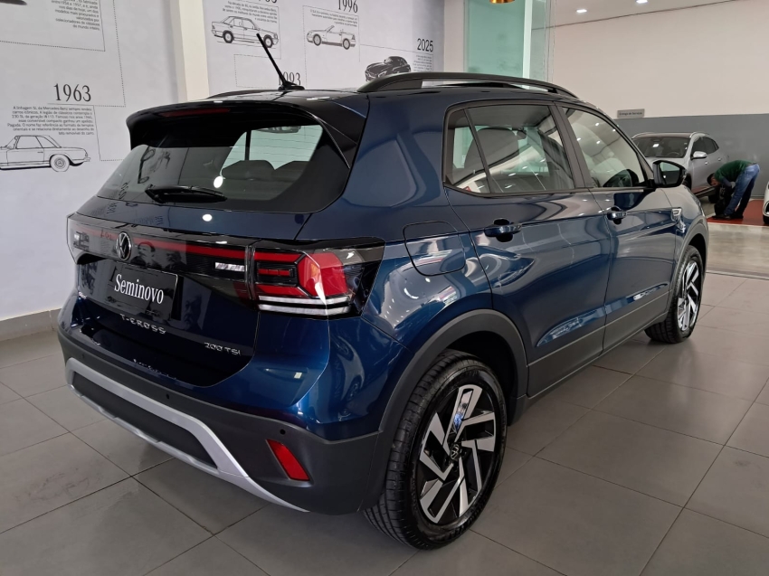 volkswagen t-cross 1.0 200 tsi total flex comfortline automatico 4p 2025