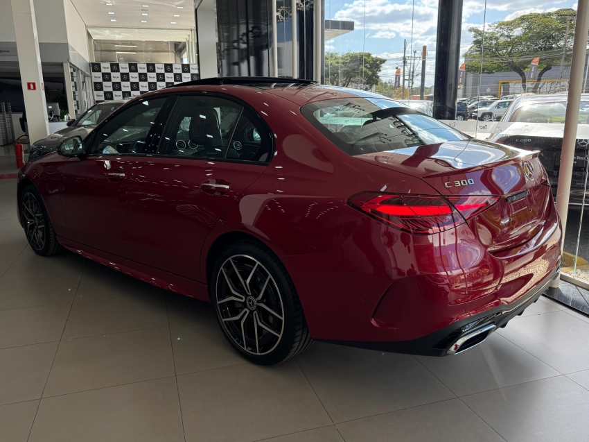 mercedes-benz c 300 2.0 eq boost hibrido amg line 9g-tronic 4p automatico 2024