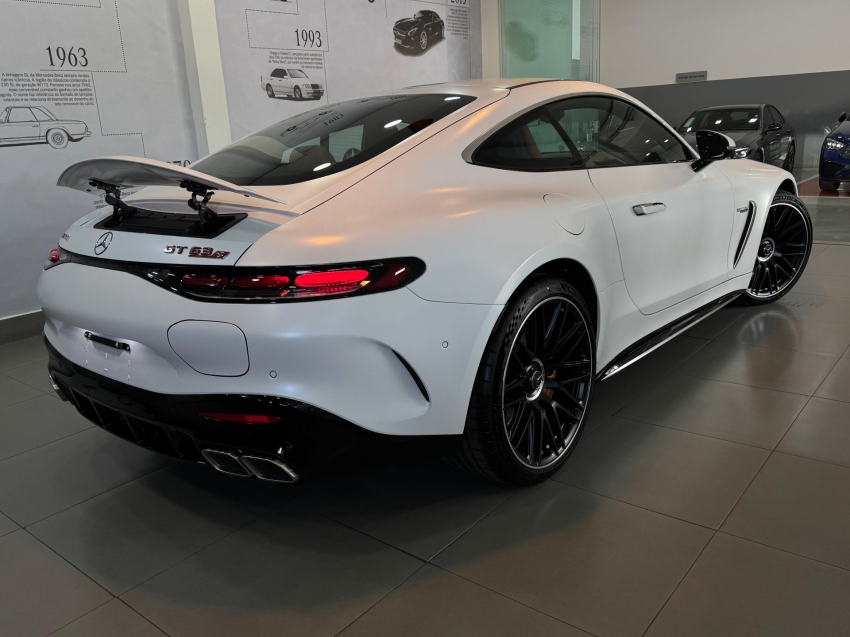 mercedes-benz amg gt 63 4.0 v8 turbo phev s e performance coupe 2p 4matic+ speedshift hibrido automatico 2025