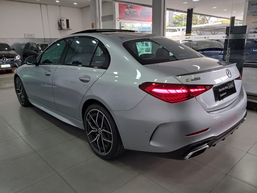 mercedes-benz c 300 2.0 eq boost hibrido amg line 9g-tronic 4p automatico 2025