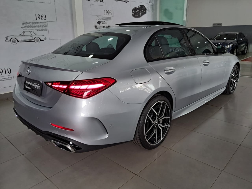 mercedes-benz c 300 2.0 eq boost hibrido amg line 9g-tronic 4p automatico 2025